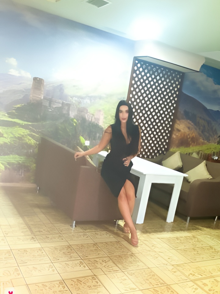 Инга привлекальеная девушка из Златоуста цена от 2500 руб