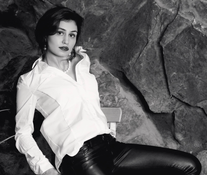 Оленька привлекальеная девушка из Златоуста цена от 3500 руб