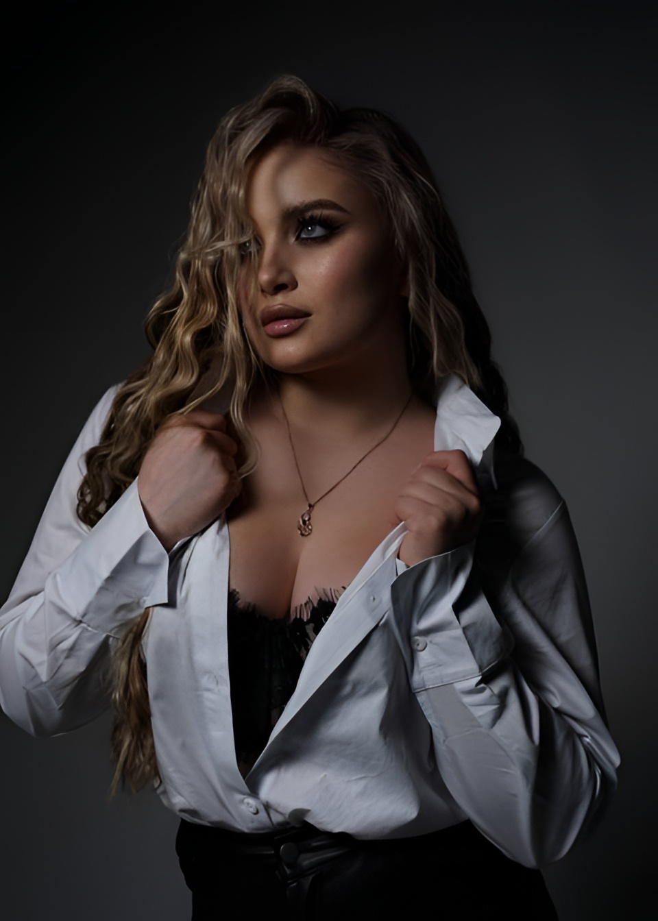 Алиса привлекательная девушка из Златоуста цена от 6000 руб