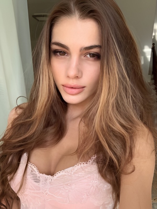 Кристина привлекательная девушка из Златоуста цена от 2000 руб