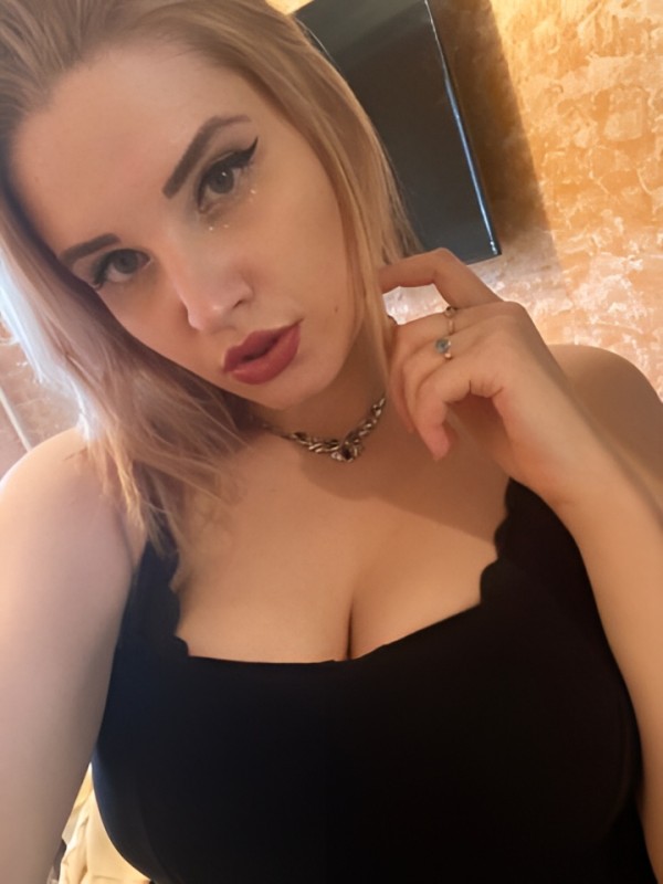 Роксана привлекательная девушка из Златоуста цена от 3000 руб