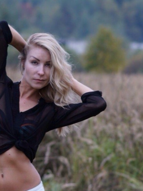 Ирина привлекательная девушка из Златоуста цена от 3000 руб