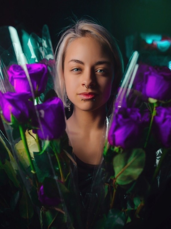 Тони привлекательная девушка из Златоуста цена от 3500 руб